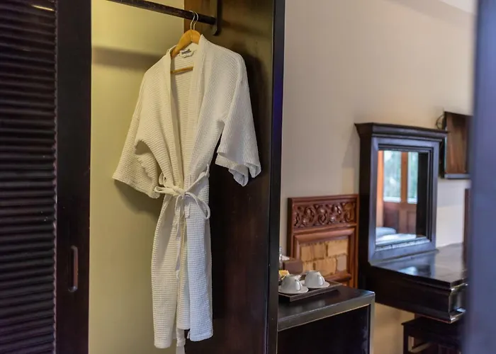 160 Angkor Hotel Siem Reap